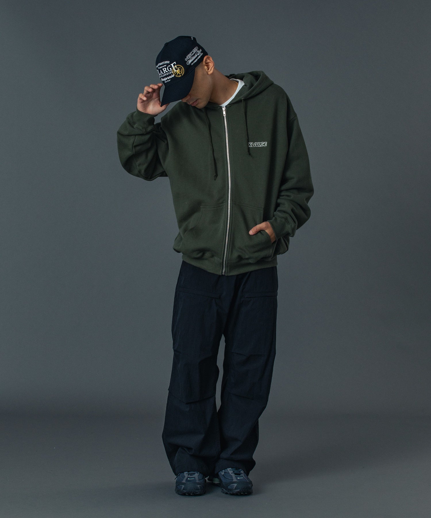 เสื้อฮู้ด XLARGE รุ่น OG BOX ZIP UP HOODED SWEATSHIRT