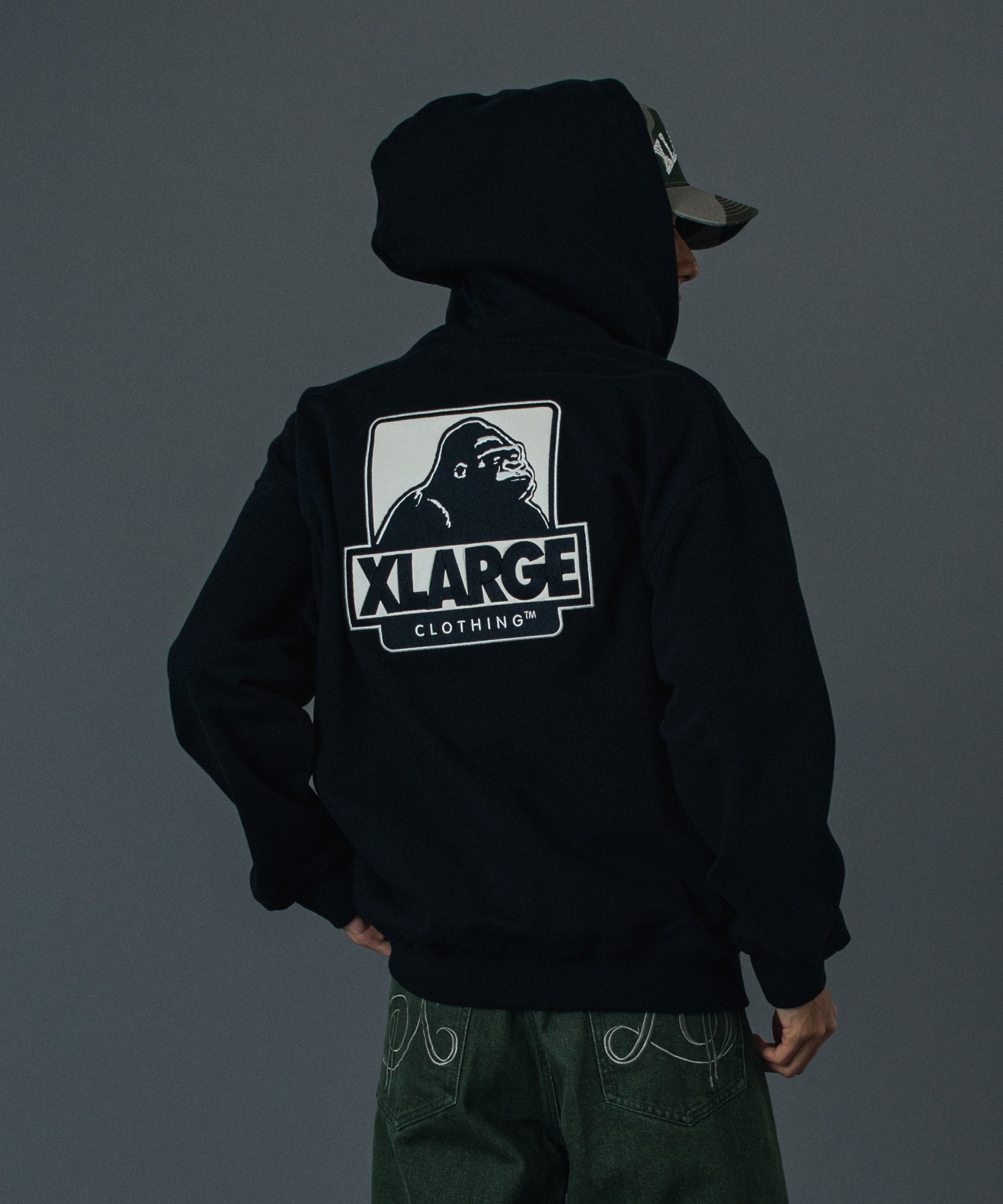 เสื้อฮู้ด XLARGE รุ่น OG BOX ZIP UP HOODED SWEATSHIRT