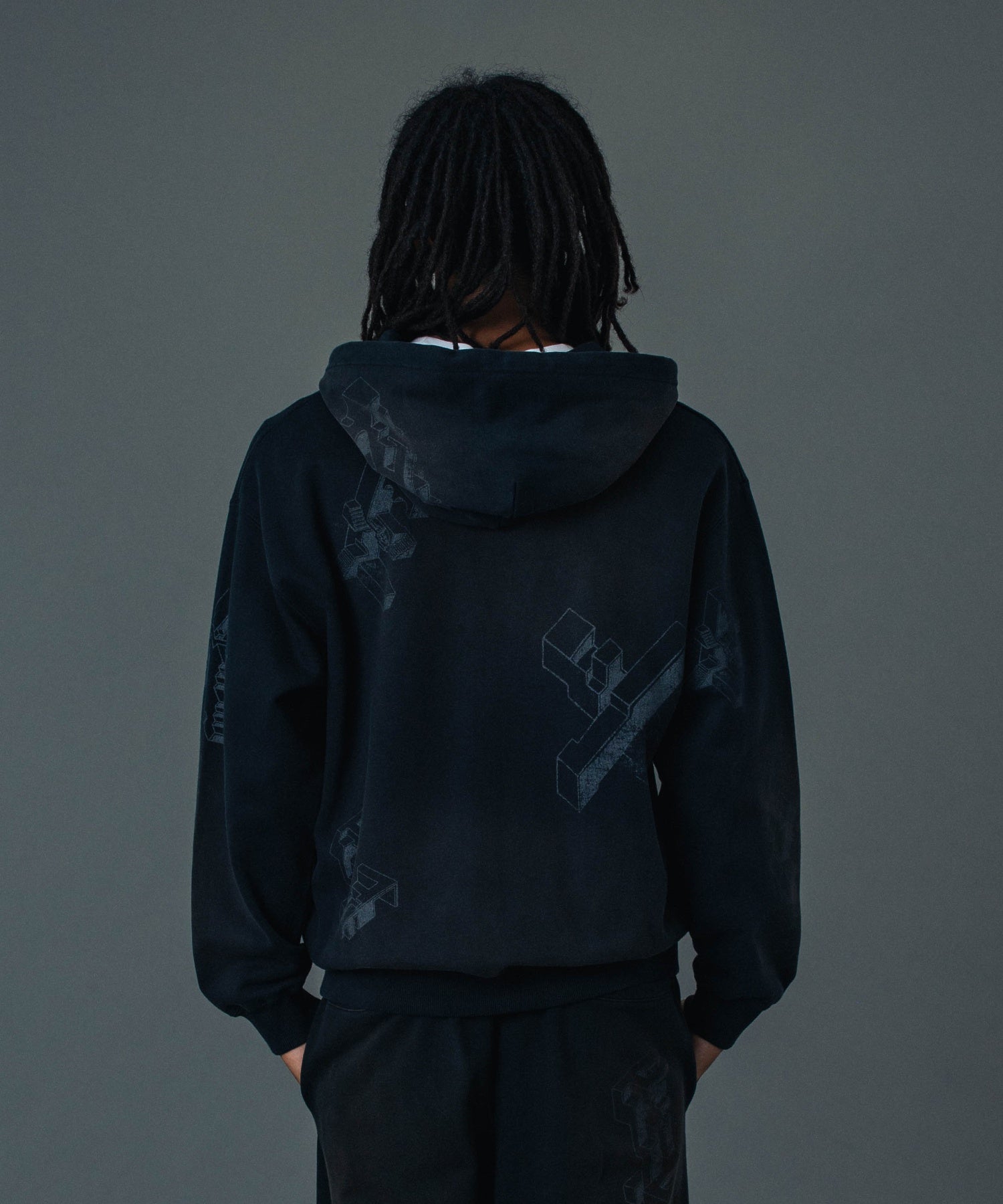 เสื้อฮู้ด XLARGE รุ่น GEOMETRIC ZIP UP HOODED SWEATSHIRT