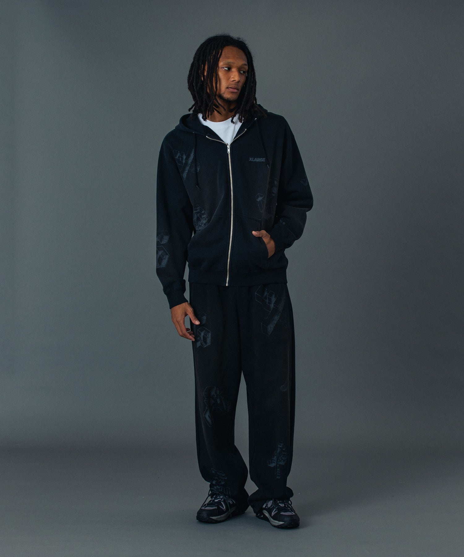 เสื้อฮู้ด XLARGE รุ่น GEOMETRIC ZIP UP HOODED SWEATSHIRT