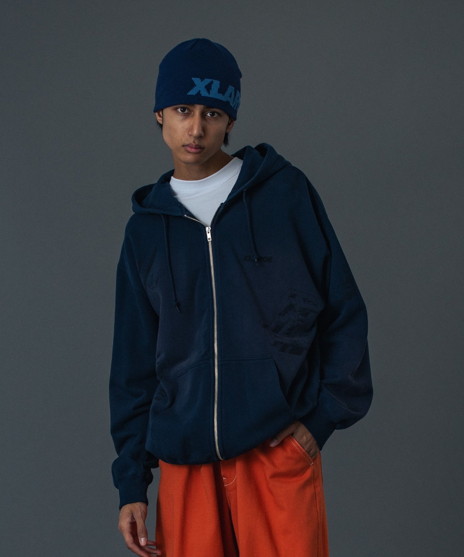 เสื้อฮู้ด XLARGE รุ่น GEOMETRIC ZIP UP HOODED SWEATSHIRT