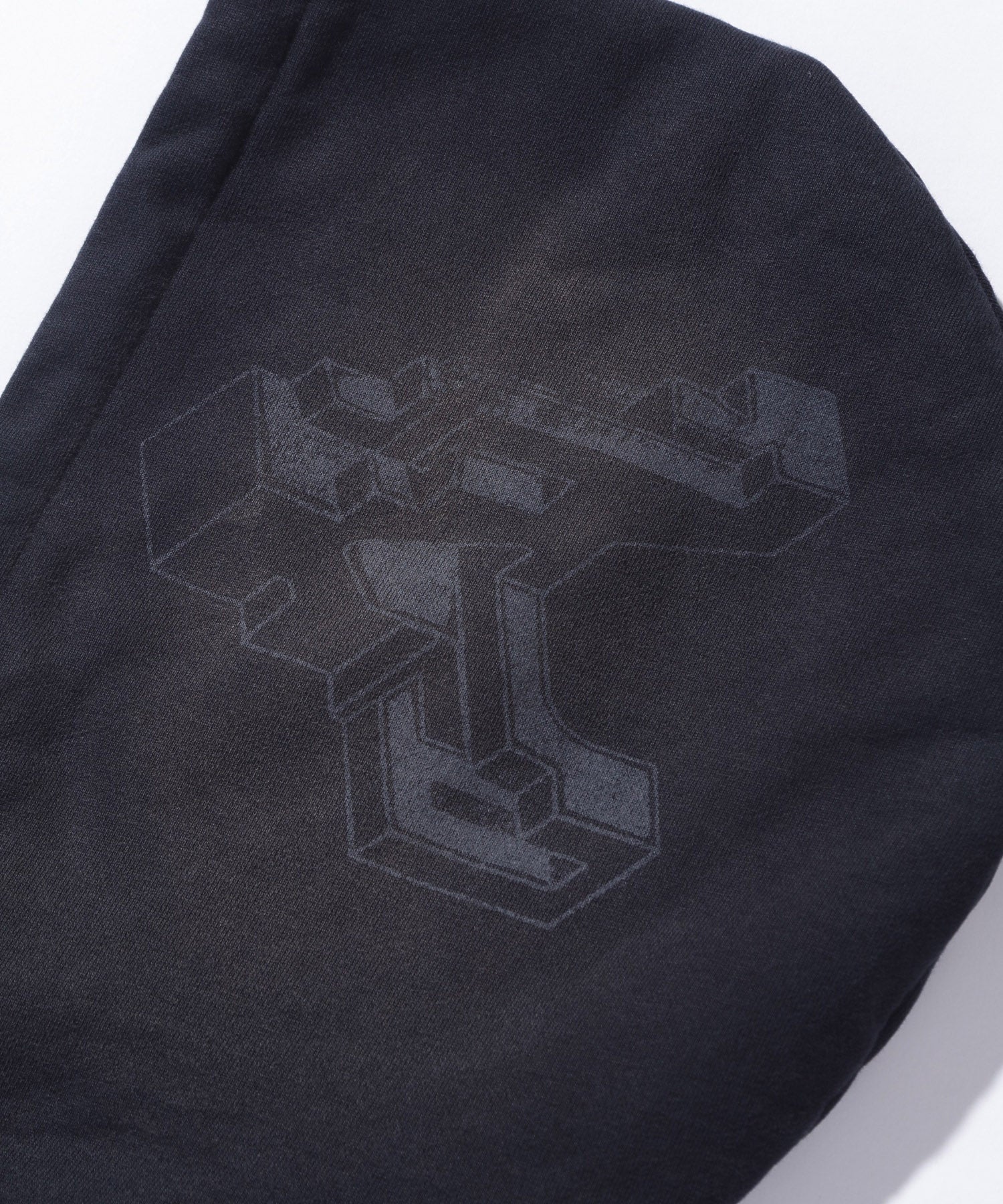 เสื้อฮู้ด XLARGE รุ่น GEOMETRIC ZIP UP HOODED SWEATSHIRT