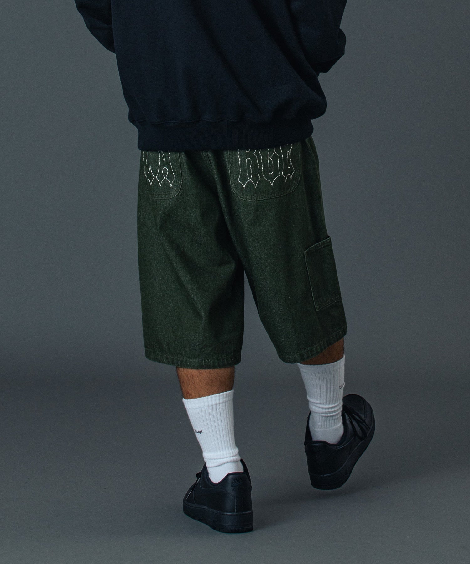 กางเกงยีนส์ขาสั้น XLARGE รุ่น STITCHED LOGO DENIM SHORTS
