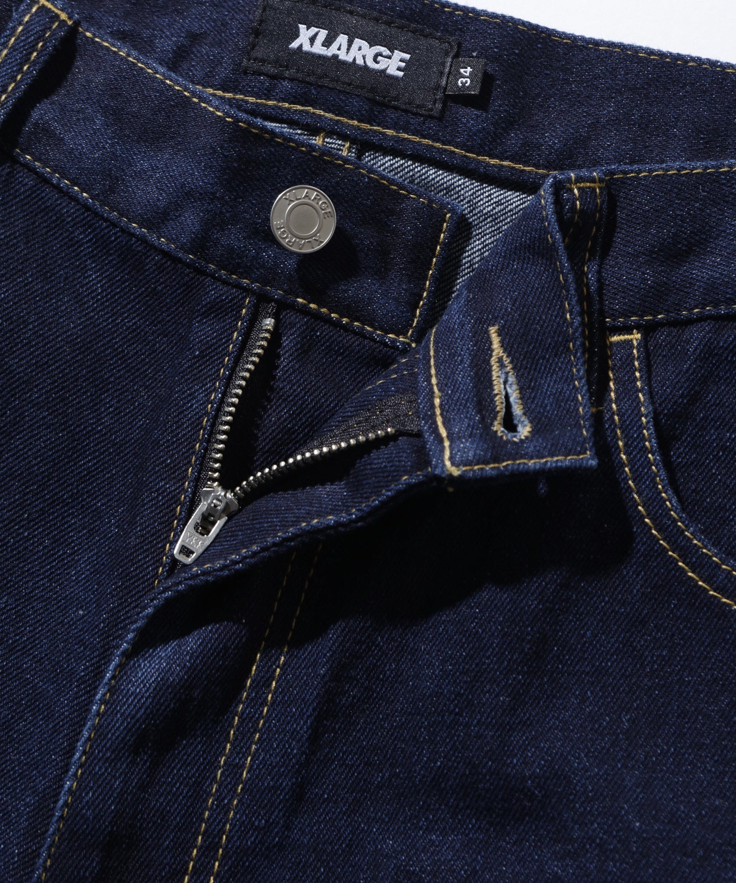กางเกงยีนส์ขาสั้น XLARGE รุ่น STITCHED LOGO DENIM SHORTS