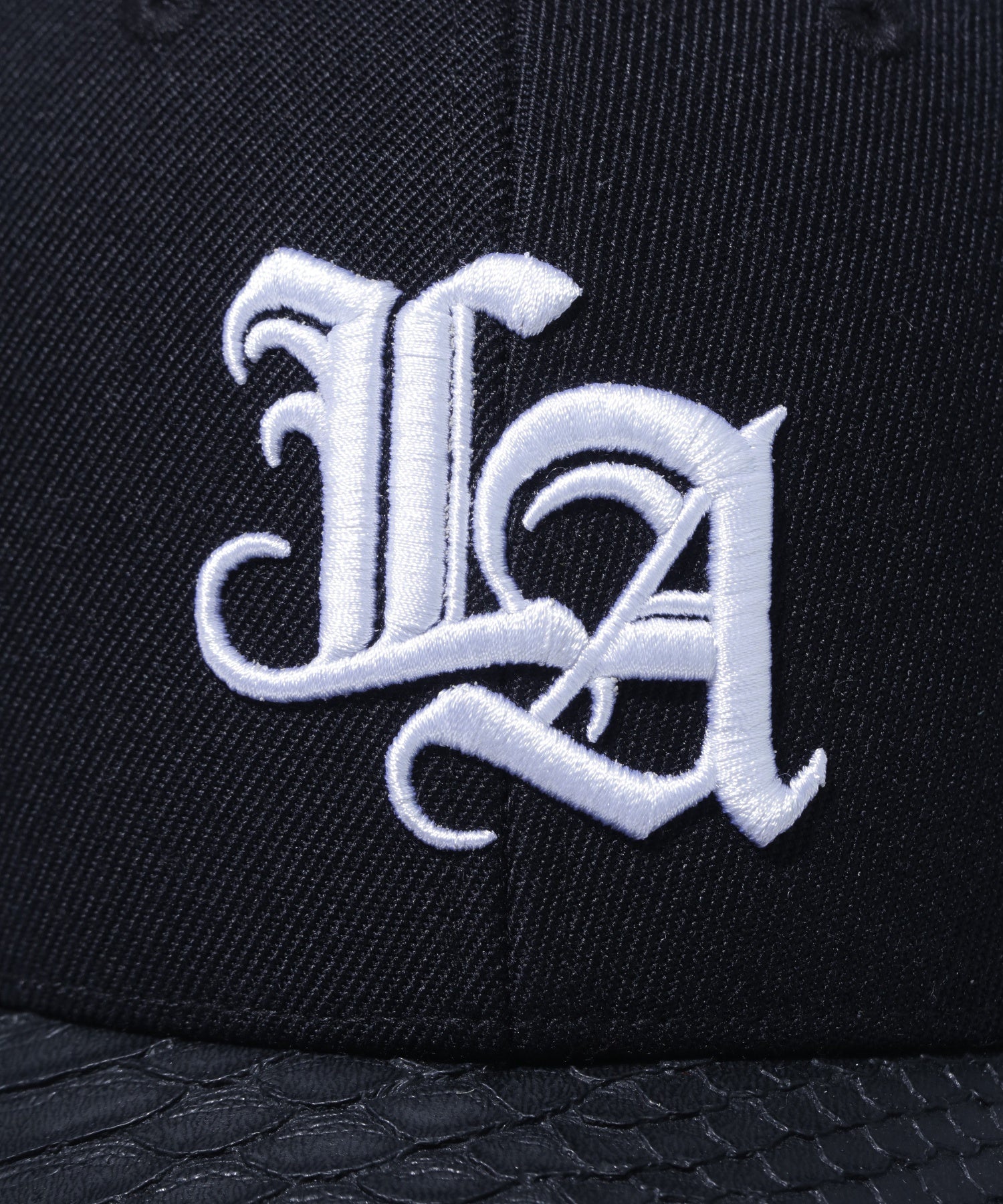 หมวก XLARGE รุ่น CROC OLD ENGLISH CAP