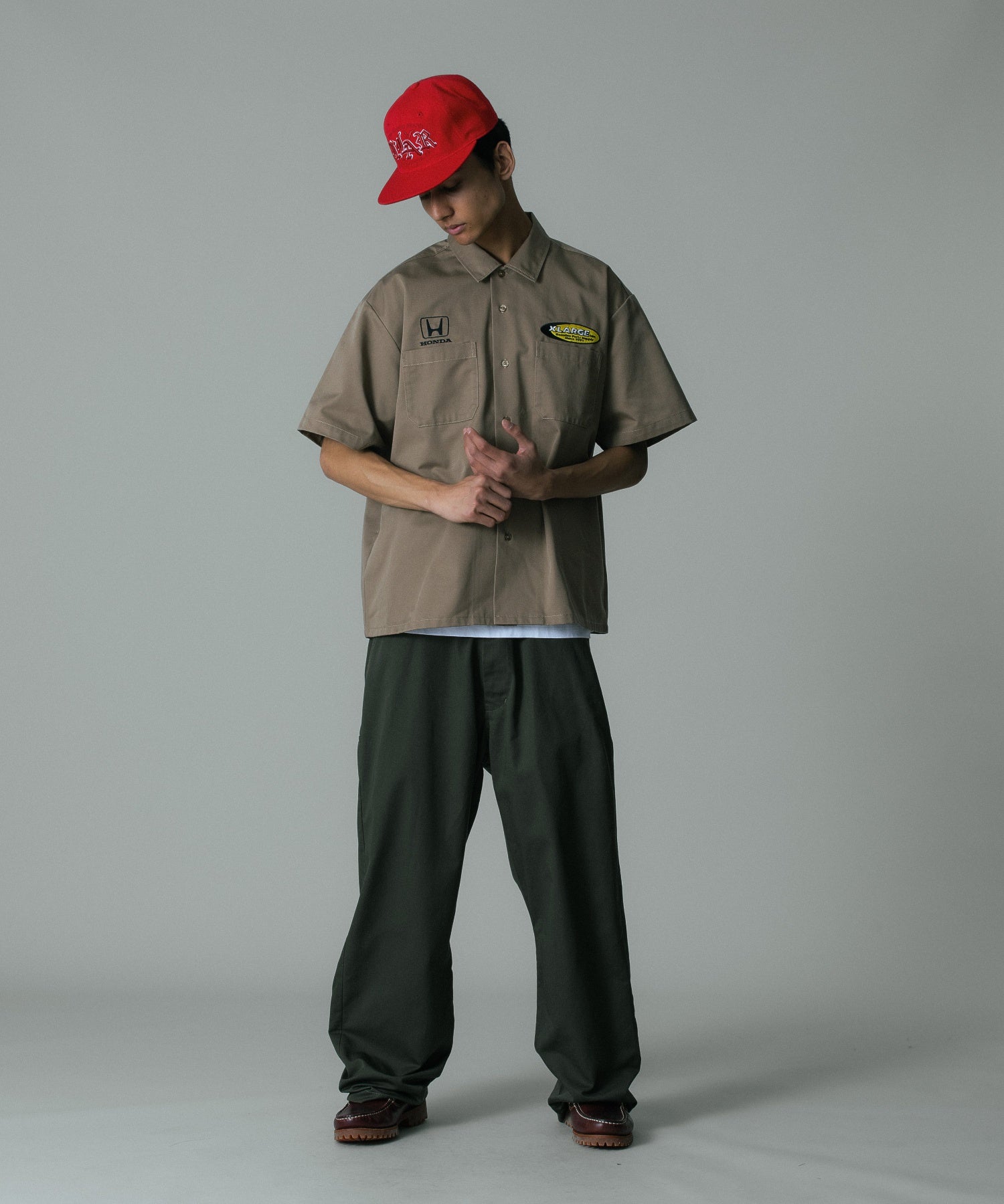 เสื้อเชิ้ตแขนสั้น XLARGE x Honda SHOWOFF S/S WORK SHIRT
