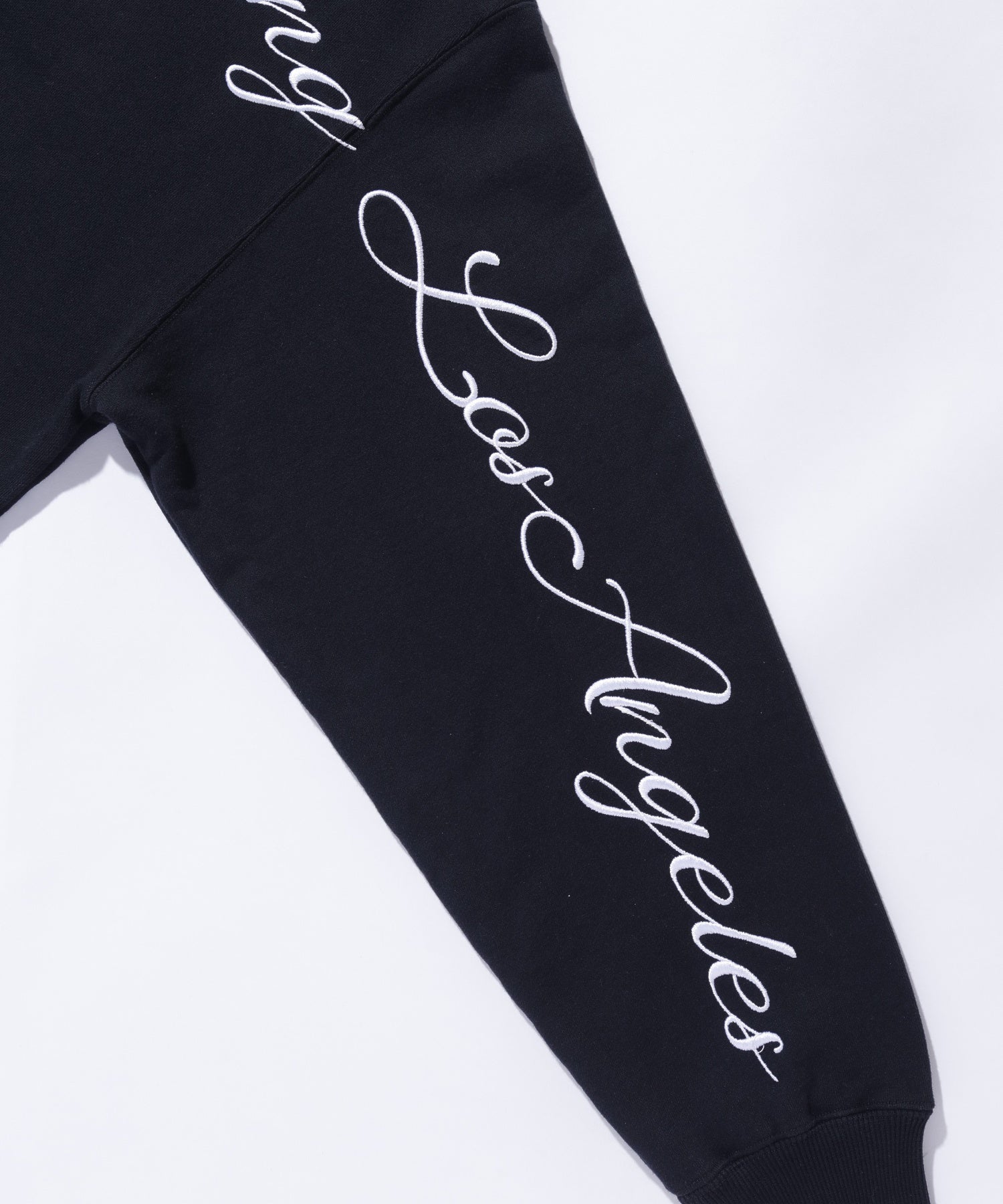 เสื้อฮู้ด Xlarge รุ่น CURSIVE ZIP UP HOODED SWEATSHIRT