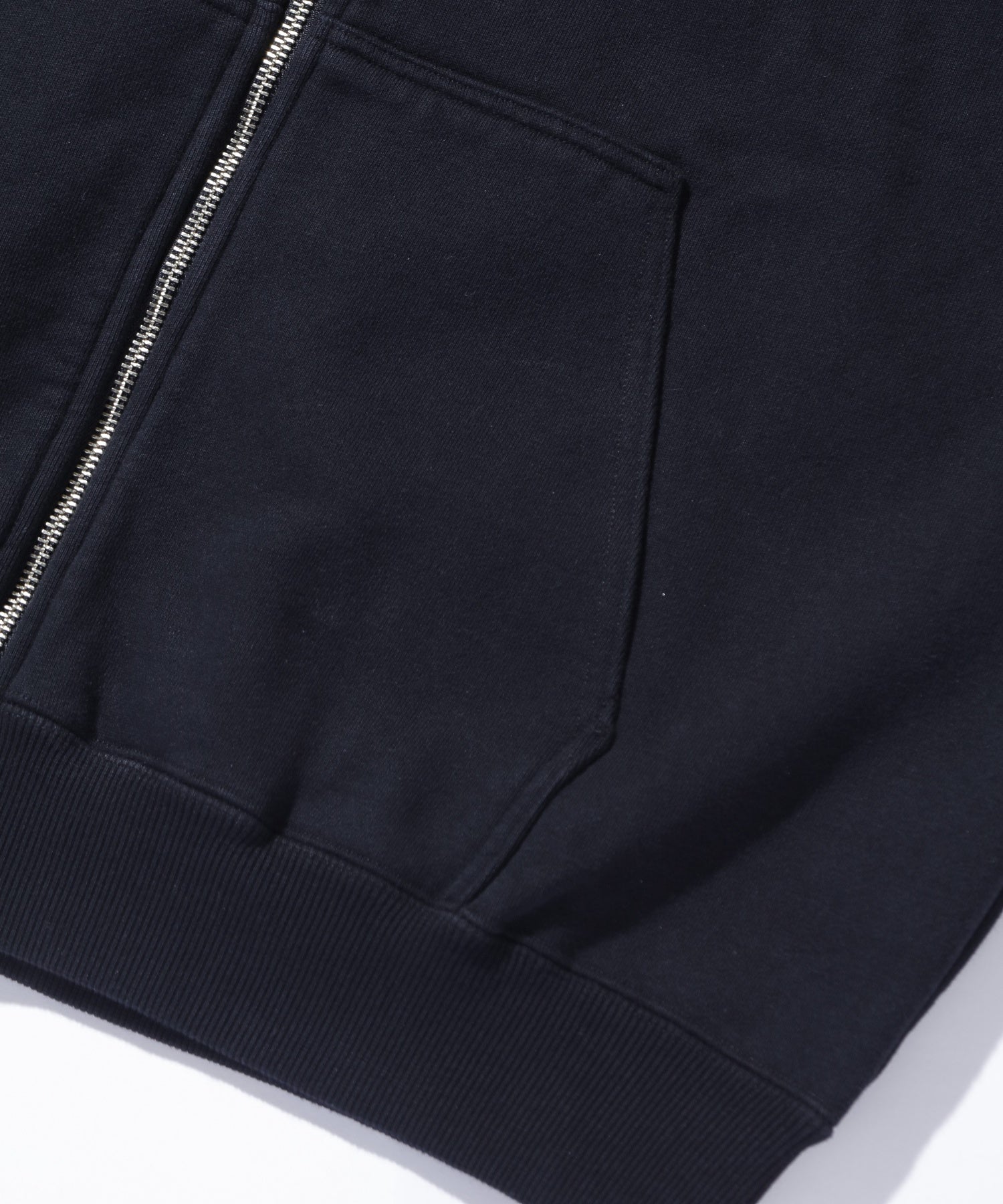 เสื้อฮู้ด Xlarge รุ่น CURSIVE ZIP UP HOODED SWEATSHIRT