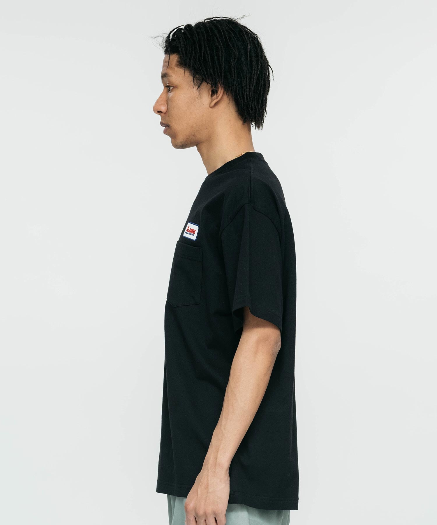 เสื้อยืดแขนสั้น XLARGE รุ่น Logo Patched S/S Pocket Tee
