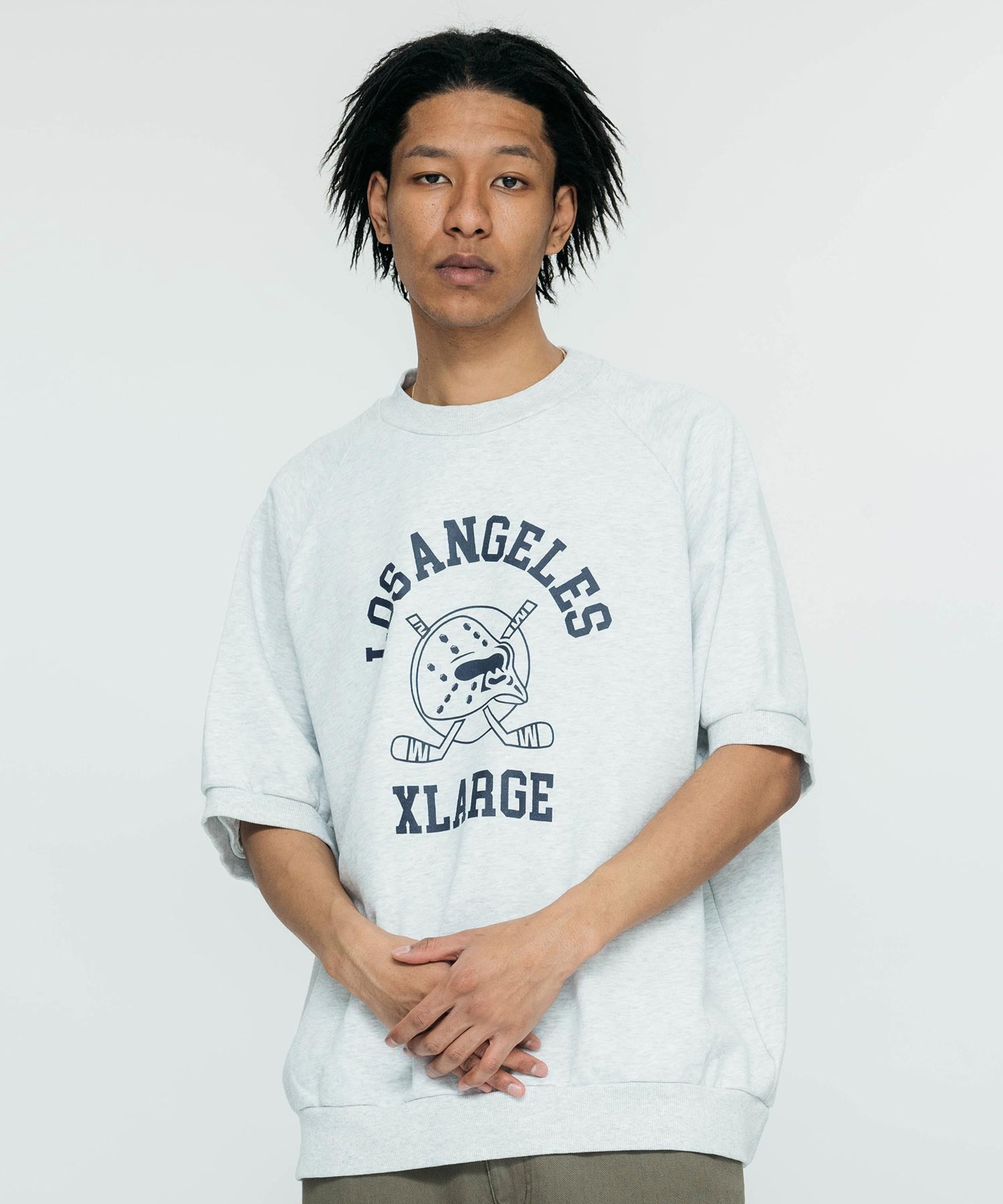 เสื้อสเวตเตอร์ XLARGE รุ่น Hockey Logo S/S Crewneck Sweat