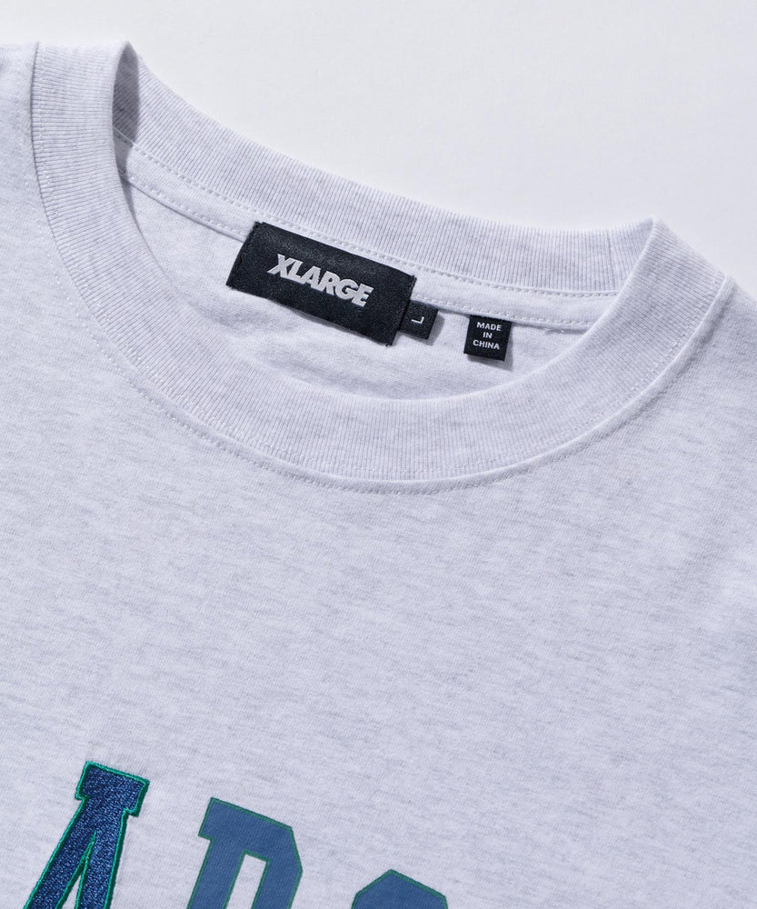 เสื้อยืดแขนสั้น XLARGE รุ่น XL Football S/S Tee