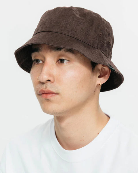 Hat to hat outlet